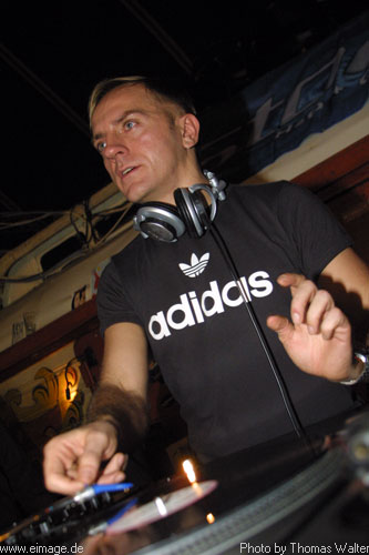 Sven Vth im Live-Music-Circus in Kthen am 23.12.2002 - img_3185.jpg - eimage.de - Event Fotos 