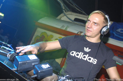 Sven Vth im Live-Music-Circus in Kthen am 23.12.2002 - img_3211.jpg - eimage.de - Event Fotos 