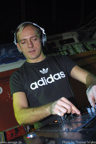 Sven Vth im Live-Music-Circus in Kthen am 23.12.2002 - img_3214.jpg - eimage.de - Event Fotos 
