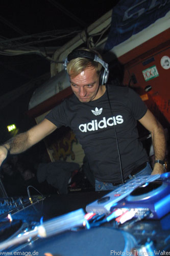 Sven Vth im Live-Music-Circus in Kthen am 23.12.2002 - img_3220.jpg - eimage.de - Event Fotos 