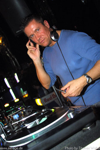 Cosmic Gate aka DJ Bossi am 27.12.2002 - img_3839.jpg - eimage.de - Event Fotos 