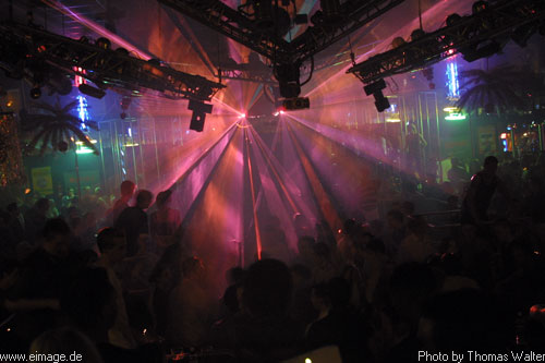 Cosmic Gate aka DJ Bossi am 27.12.2002 - img_3876.jpg - eimage.de - Event Fotos 