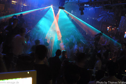 Cosmic Gate aka DJ Bossi am 27.12.2002 - img_3881.jpg - eimage.de - Event Fotos 