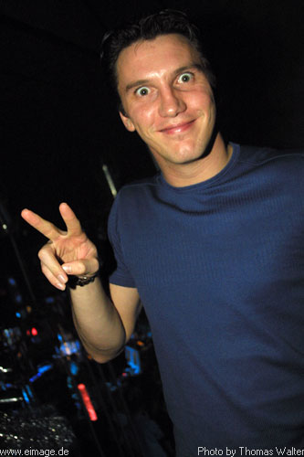 Cosmic Gate aka DJ Bossi am 27.12.2002 - img_3960.jpg - eimage.de - Event Fotos 