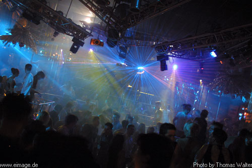Cosmic Gate aka DJ Bossi am 27.12.2002 - img_3978.jpg - eimage.de - Event Fotos 