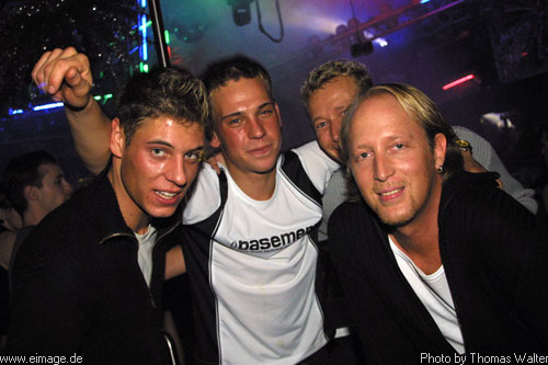 Cosmic Gate aka DJ Bossi am 27.12.2002 - img_4142.jpg - eimage.de - Event Fotos 