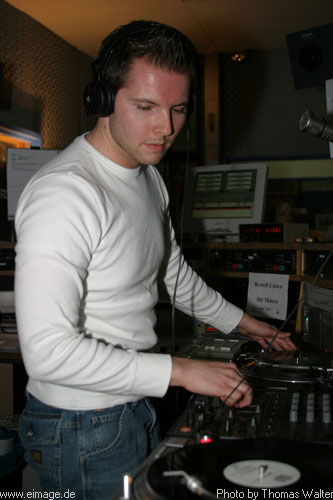 Sunshine-Live Mixmission 03 vom 17. bis 22.04.2003 - img_4018.jpg - eimage.de - Event Fotos 