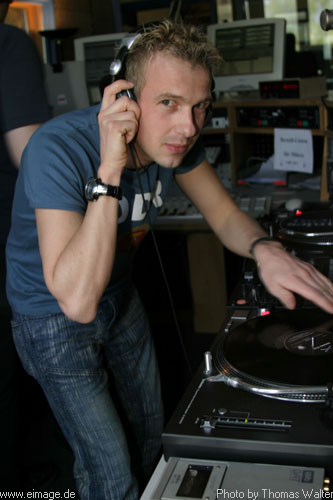 Sunshine-Live Mixmission 03 vom 17. bis 22.04.2003 - img_4080.jpg - eimage.de - Event Fotos 