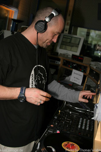 Sunshine-Live Mixmission 03 vom 17. bis 22.04.2003 - img_4118.jpg - eimage.de - Event Fotos 