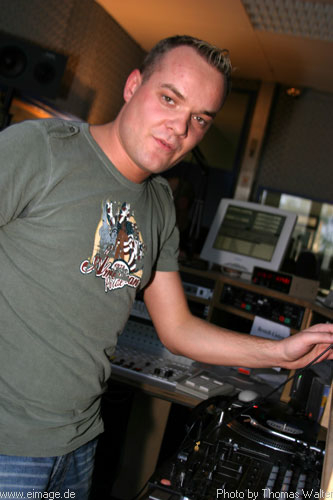 Sunshine-Live Mixmission 03 vom 17. bis 22.04.2003 - img_4236.jpg - eimage.de - Event Fotos 