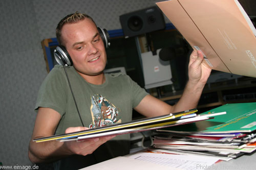 Sunshine-Live Mixmission 03 vom 17. bis 22.04.2003 - img_4267.jpg - eimage.de - Event Fotos 