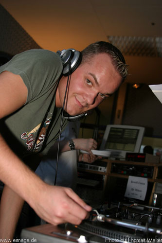 Sunshine-Live Mixmission 03 vom 17. bis 22.04.2003 - img_4283.jpg - eimage.de - Event Fotos 