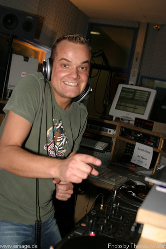 Sunshine-Live Mixmission 03 vom 17. bis 22.04.2003 - img_4306.jpg - eimage.de - Event Fotos 