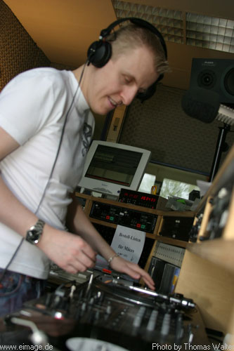 Sunshine-Live Mixmission 03 vom 17. bis 22.04.2003 - img_4975.jpg - eimage.de - Event Fotos 