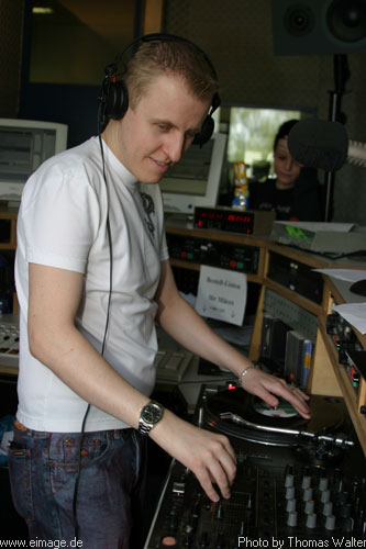 Sunshine-Live Mixmission 03 vom 17. bis 22.04.2003 - img_5008.jpg - eimage.de - Event Fotos 