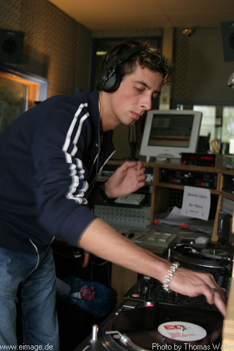 Sunshine-Live Mixmission 03 vom 17. bis 22.04.2003 - img_5099.jpg - eimage.de - Event Fotos 