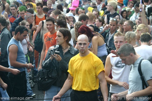 Loveparade 2003 Love Rules in Berlin Part 2 am 12.07.2003 - img_6518.jpg - eimage.de - Event Fotos 