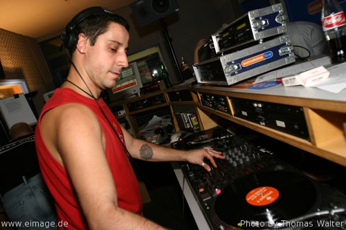 Nature One Special mit DJ JamX und Toni Rios am 25.07.2003 - img_7244.jpg - eimage.de - Event Fotos 