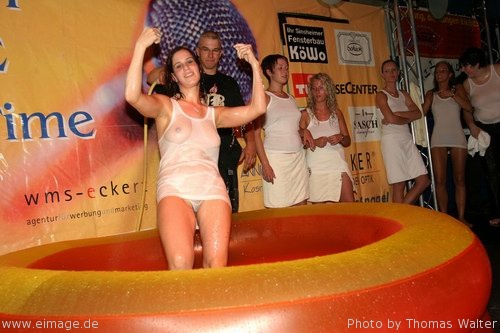 Miss Wet T-Shirt am 23.08.2003 - img_2926.jpg - eimage.de - Event Fotos 