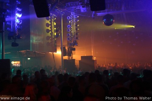 13 Jahre Maximal im Live-Music-Circus in Kthen am 22.11.2003 - img_0968.jpg - eimage.de - Event Fotos 