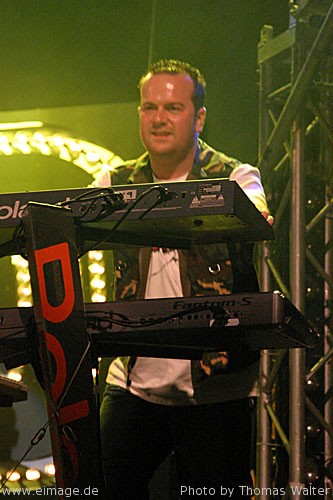 SCOOTER "WE LIKE IT LOUD!" - Tour 2004 in der Phönixhalle Mainz am 07.02.2004 - img_1009.jpg - eimage.de - Event Fotos 