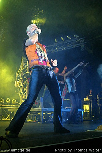 SCOOTER "WE LIKE IT LOUD!" - Tour 2004 im Theaterhaus Stuttgart am 12.02.2004 - img_2144.jpg - eimage.de - Event Fotos 