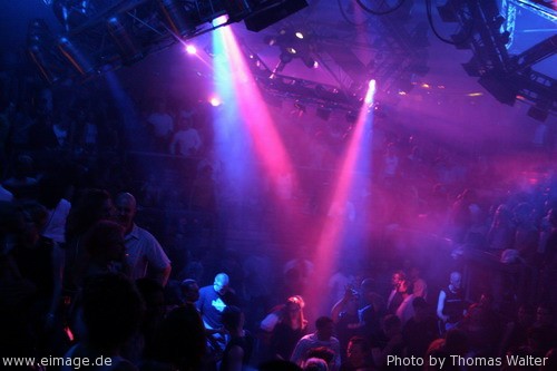 Mega Easter Rave im ProdoX Darmstadt am 08.04.2004 - img_7628.jpg - eimage.de - Event Fotos 