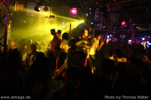 Energy Rave am 10.04.2004 - img_7887.jpg - eimage.de - Event Fotos 