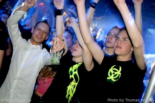 Energy Rave am 10.04.2004 - img_8181.jpg - eimage.de - Event Fotos 