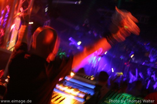 Energy Rave am 10.04.2004 - img_8280.jpg - eimage.de - Event Fotos 