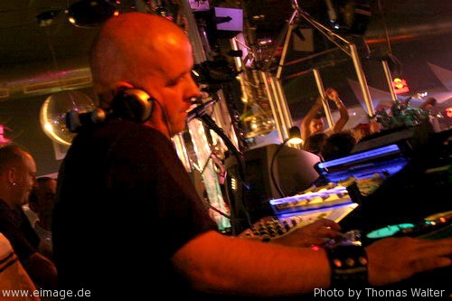 Energy Rave am 10.04.2004 - img_8407.jpg - eimage.de - Event Fotos 