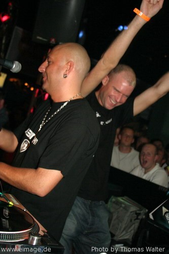 5 Jahre Kinki Palace mit DJ Shog, Mario Lopez und DJ Dean am 24.04.2004 - img_9998.jpg - eimage.de - Event Fotos 