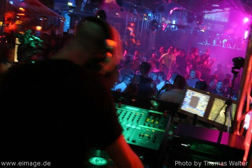 5 Jahre Kinki Palace mit DJ Shog, Mario Lopez und DJ Dean am 24.04.2004 - img_a115.jpg - eimage.de - Event Fotos 