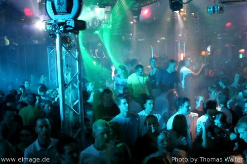 5 Jahre Kinki Palace mit DJ Shog, Mario Lopez und DJ Dean am 24.04.2004 - img_a145.jpg - eimage.de - Event Fotos 