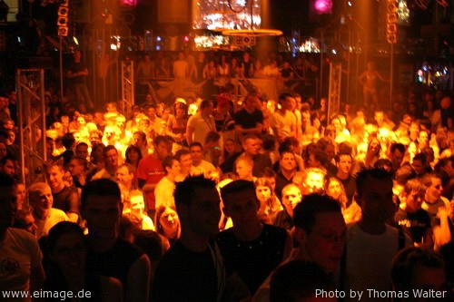 5 Jahre Kinki Palace mit DJ Shog, Mario Lopez und DJ Dean am 24.04.2004 - img_a174.jpg - eimage.de - Event Fotos 