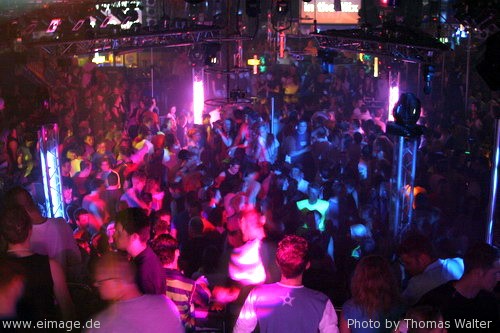 5 Jahre Kinki Palace mit DJ Shog, Mario Lopez und DJ Dean am 24.04.2004 - img_a327.jpg - eimage.de - Event Fotos 
