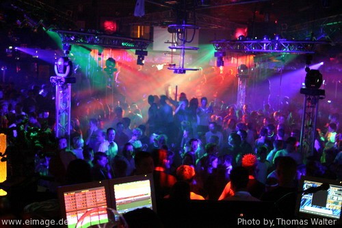 5 Jahre Kinki Palace mit DJ Shog, Mario Lopez und DJ Dean am 24.04.2004 - img_a339.jpg - eimage.de - Event Fotos 