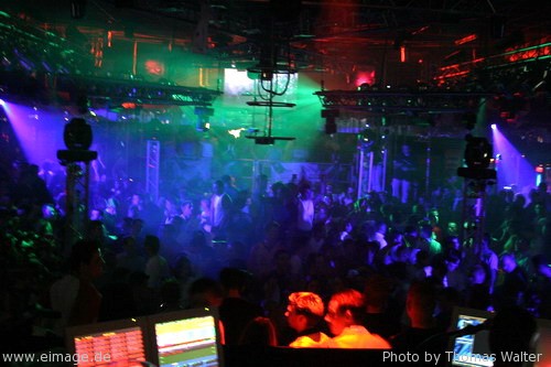 5 Jahre Kinki Palace mit DJ Shog, Mario Lopez und DJ Dean am 24.04.2004 - img_a344.jpg - eimage.de - Event Fotos 
