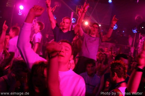 5 Jahre Kinki Palace mit DJ Shog, Mario Lopez und DJ Dean am 24.04.2004 - img_a445.jpg - eimage.de - Event Fotos 