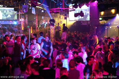 5 Jahre Kinki Palace mit DJ Shog, Mario Lopez und DJ Dean am 24.04.2004 - img_a509.jpg - eimage.de - Event Fotos 