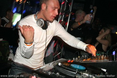 5 Jahre Kinki Palace mit DJ Shog, Mario Lopez und DJ Dean am 24.04.2004 - img_a517.jpg - eimage.de - Event Fotos 