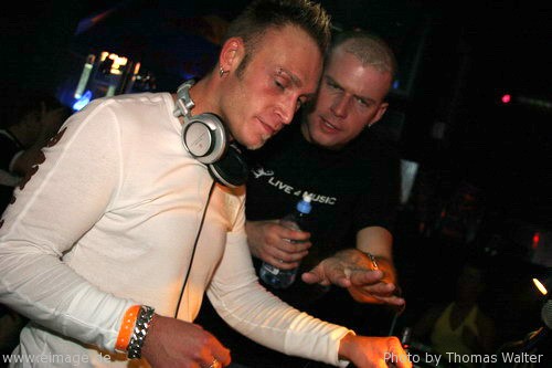 5 Jahre Kinki Palace mit DJ Shog, Mario Lopez und DJ Dean am 24.04.2004 - img_a527.jpg - eimage.de - Event Fotos 