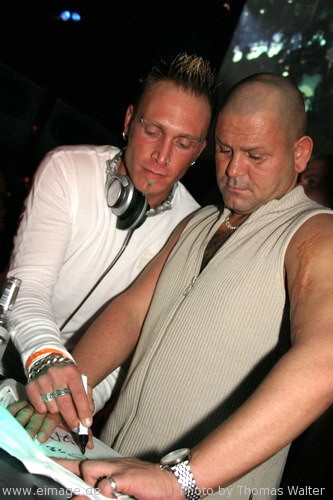 5 Jahre Kinki Palace mit DJ Shog, Mario Lopez und DJ Dean am 24.04.2004 - img_a574.jpg - eimage.de - Event Fotos 