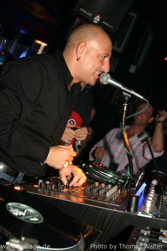 5 Jahre Kinki Palace mit DJ Shog, Mario Lopez und DJ Dean am 24.04.2004 - img_b722.jpg - eimage.de - Event Fotos 