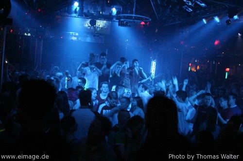 Groove Coverage aka DJ Novus am 01.05.2004 - img_9082.jpg - eimage.de - Event Fotos 
