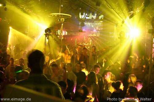 Groove Coverage aka DJ Novus am 01.05.2004 - img_9474.jpg - eimage.de - Event Fotos 