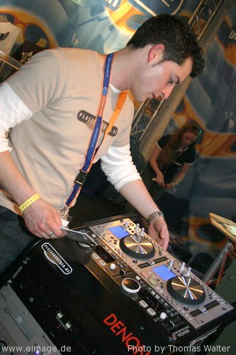 DJ Meeting in der Turbinenhalle Oberhausen am 05.05.2004 - img_9560.jpg - eimage.de - Event Fotos 