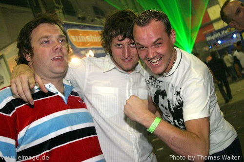 DJ Meeting in der Turbinenhalle Oberhausen am 05.05.2004 - img_a117.jpg - eimage.de - Event Fotos 