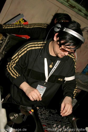 DJ Meeting in der Turbinenhalle Oberhausen am 05.05.2004 - img_a349.jpg - eimage.de - Event Fotos 