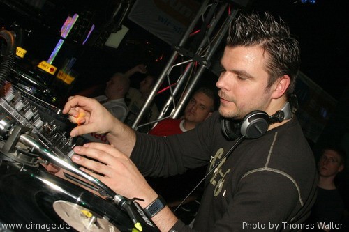 Energy Rave mit ATB und Woody Van Eyden am 15.05.2004 - img_0497.jpg - eimage.de - Event Fotos 